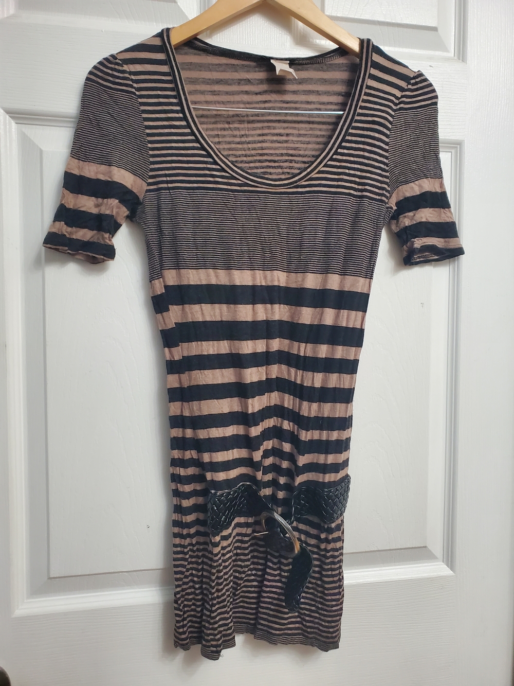 Sirens Striped Beige and Black Scoop Neck Shirt - SIZE S